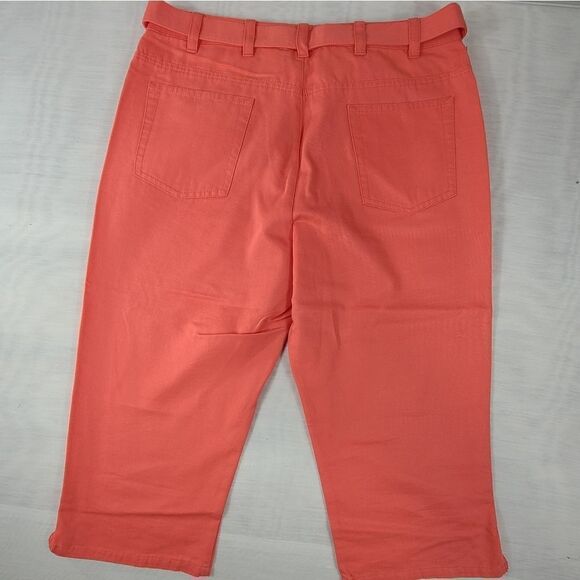 Liz Claiborne Coral Women Belted Capris - Picture 6 of 7
